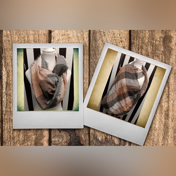 Knit infinity scarf - Picture 6 of 6